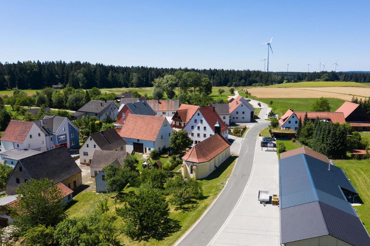 Gasthof-Pension Brauner Hirsch In Alfeld - Mittelfranken Exterior foto